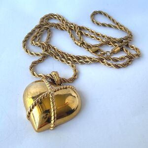 Retro Glam SIGNED MONET Gold Tone Puffy Heart Pendant 36 Necklace Rope Detailing